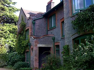 Shaw's Corner